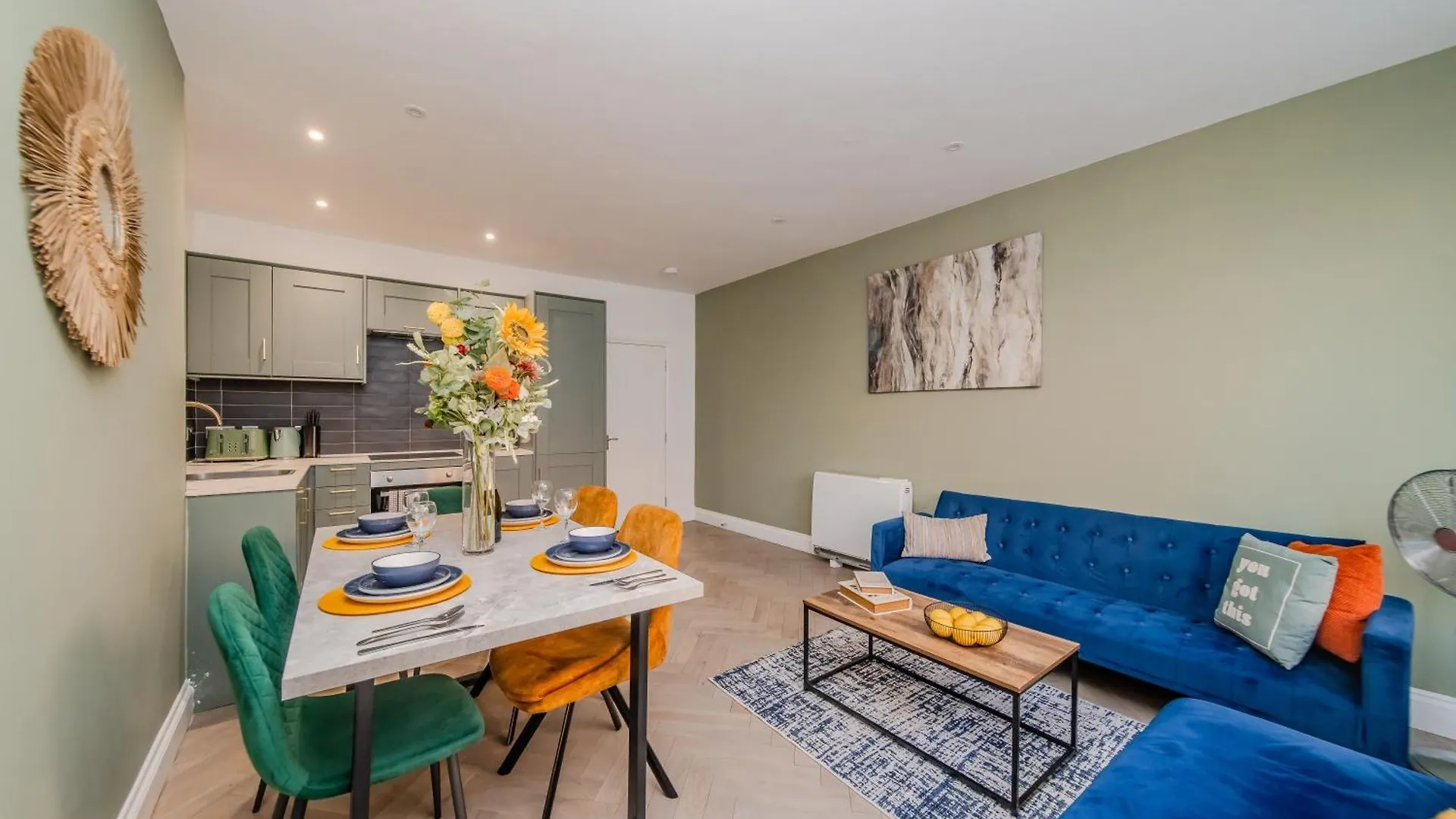 Apartment 3 Bedrooms & 2 Bathroom Holiday Flat Right Next To Brighton Beach